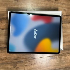iPad Pro 12.9 inch 5th Gen NEWLY USED
